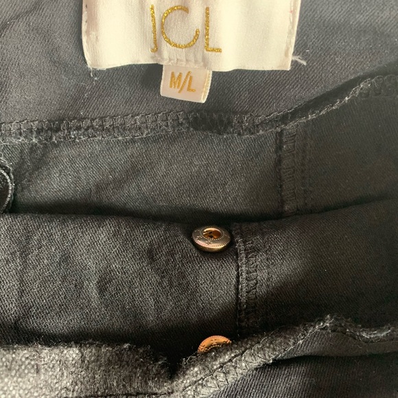 Black mini skirt - Picture 2 of 2